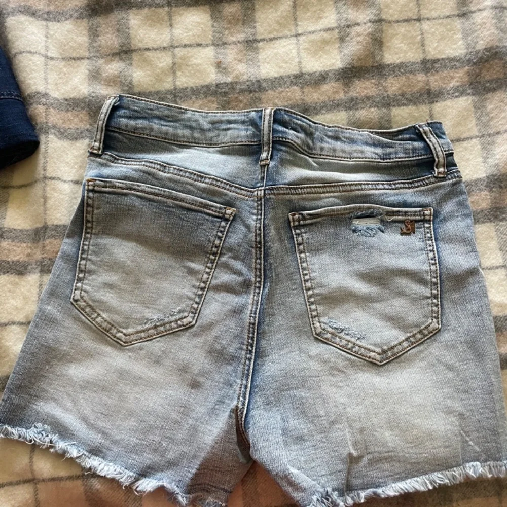Jean shorts - Picture 2 of 3